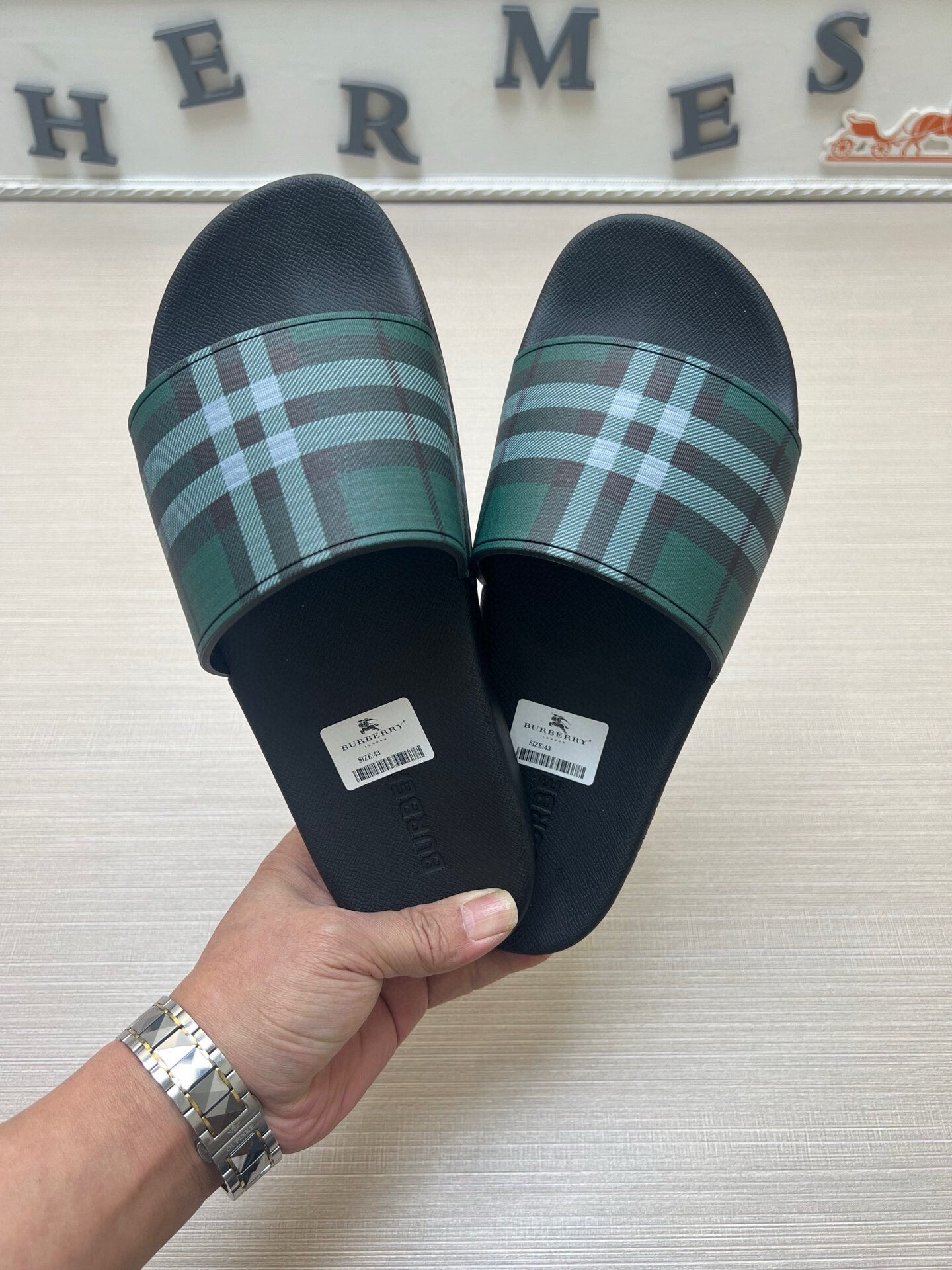 535ZR251ZDE Stylish Slippers