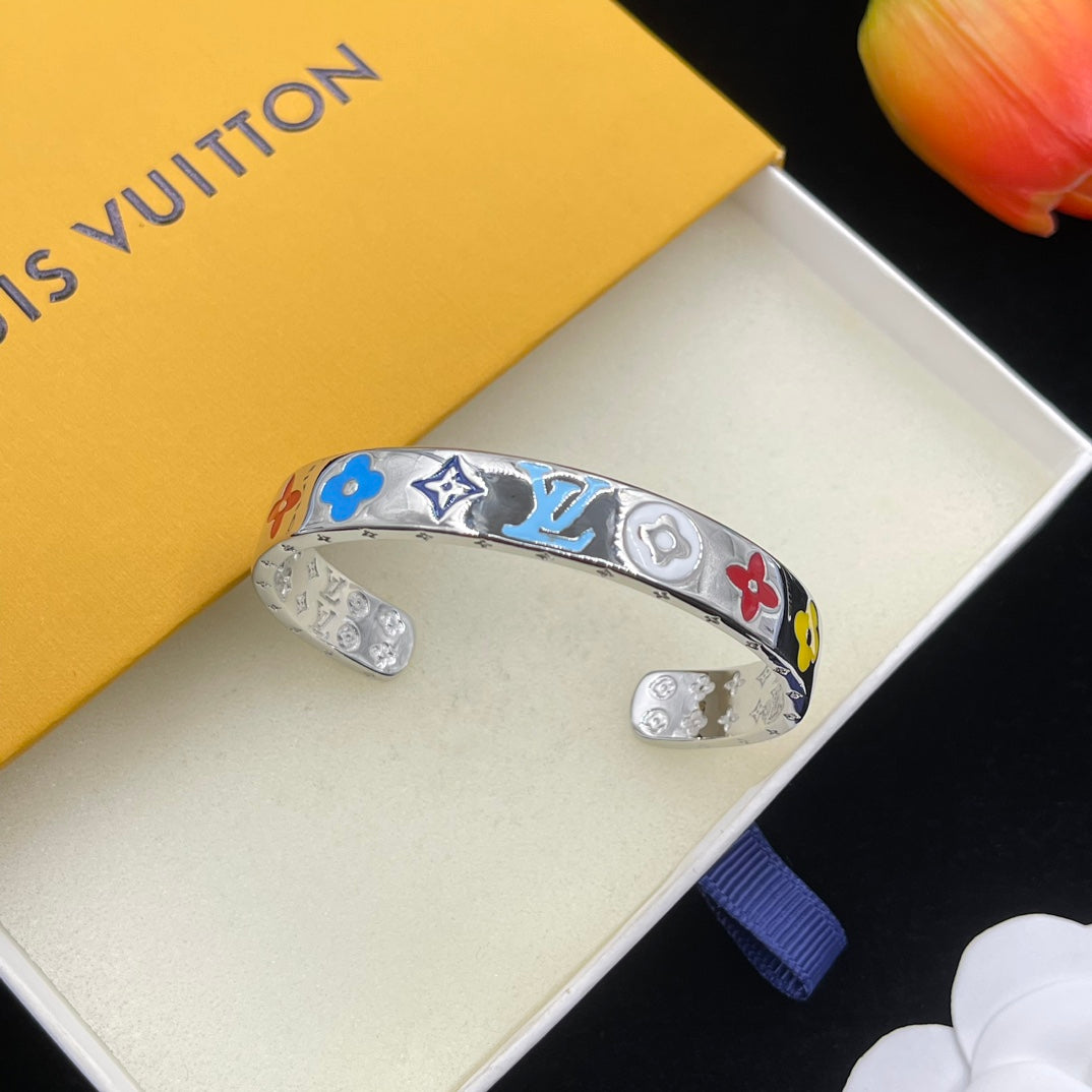 14E1054KDE Stylish Bracelets