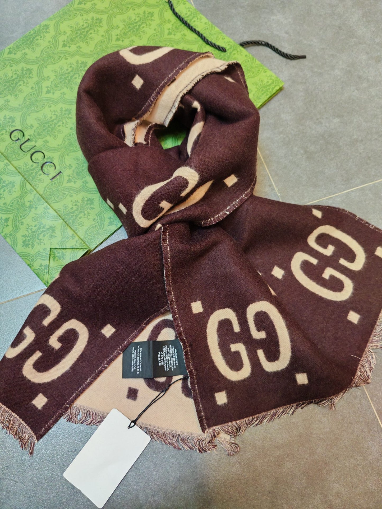 185ZB4WDE Stylish Winter Scarves