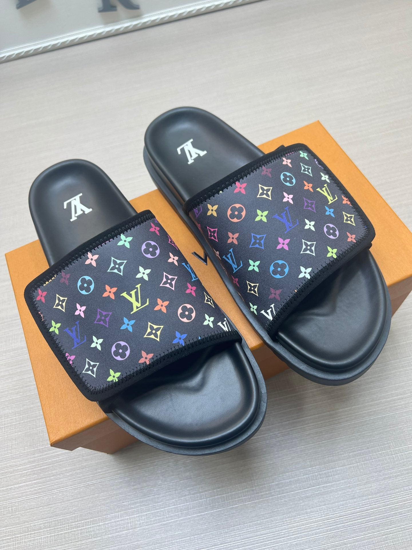 5LE207ZDE Stylish Slippers