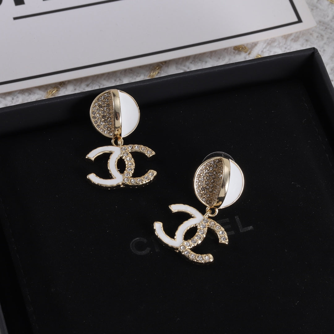 14C371EDE Stylish Earrings