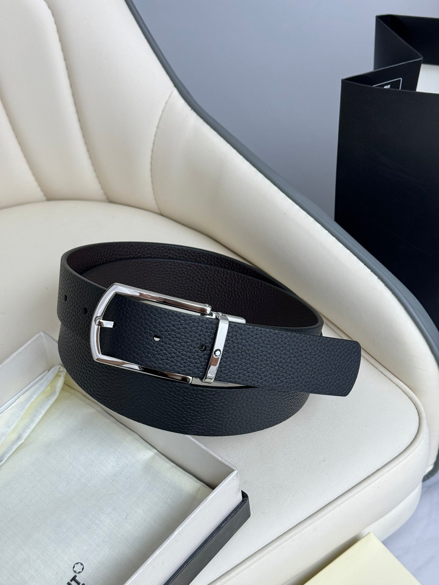 155RA238PDE Stylish  High quality belt With full package