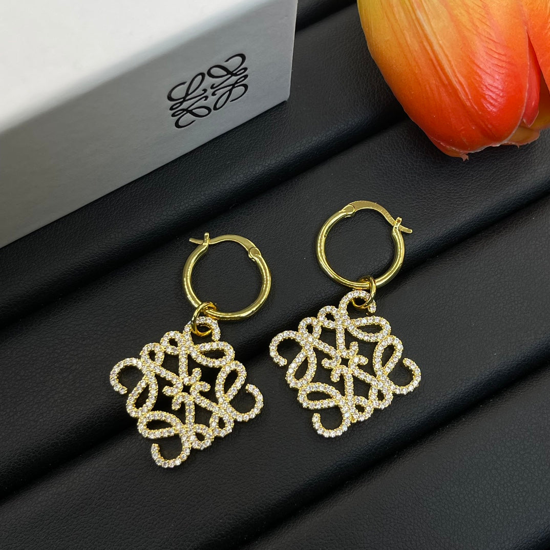 14A758EDE Stylish Earrings