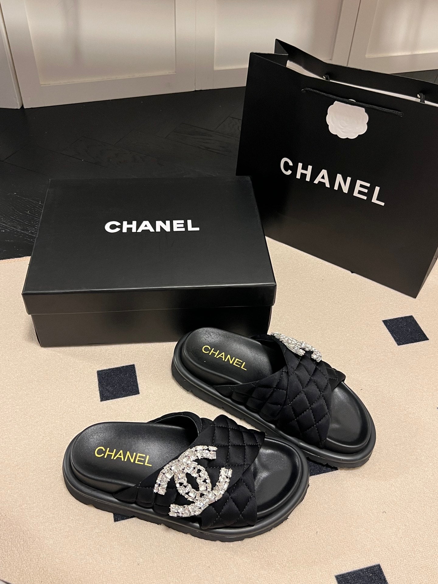 14C94ZDE Stylish Slippers