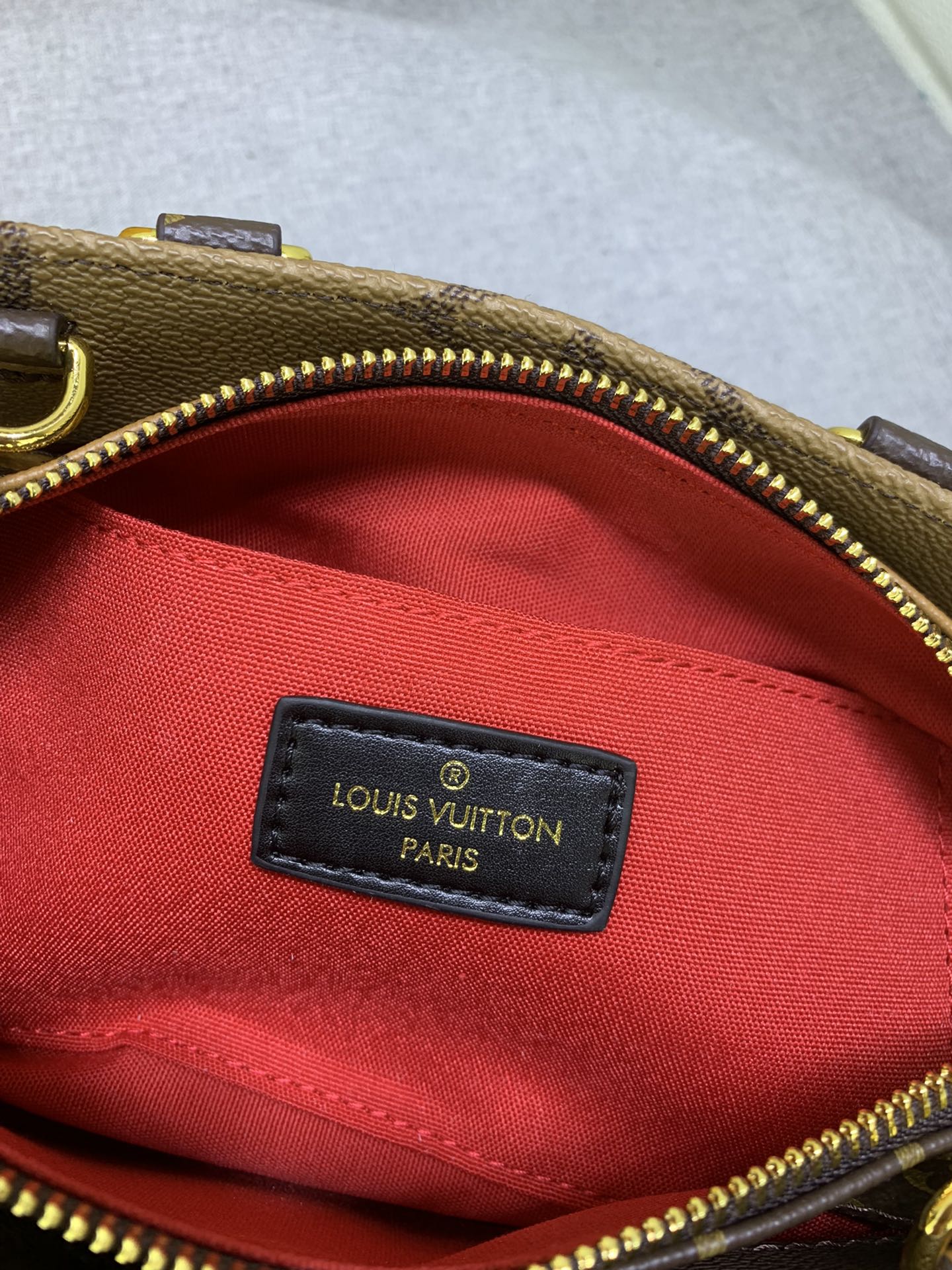 2XE320BDE Stylish leather bag 