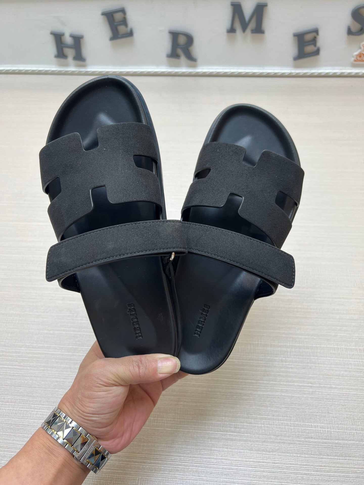 54H1ZDE Stylish slippers