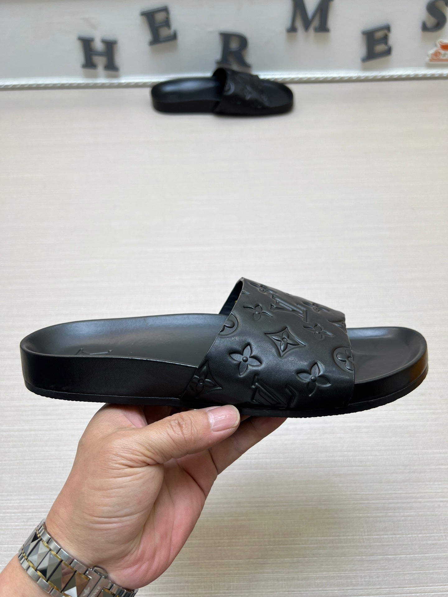 54E84ZDE Stylish slippers