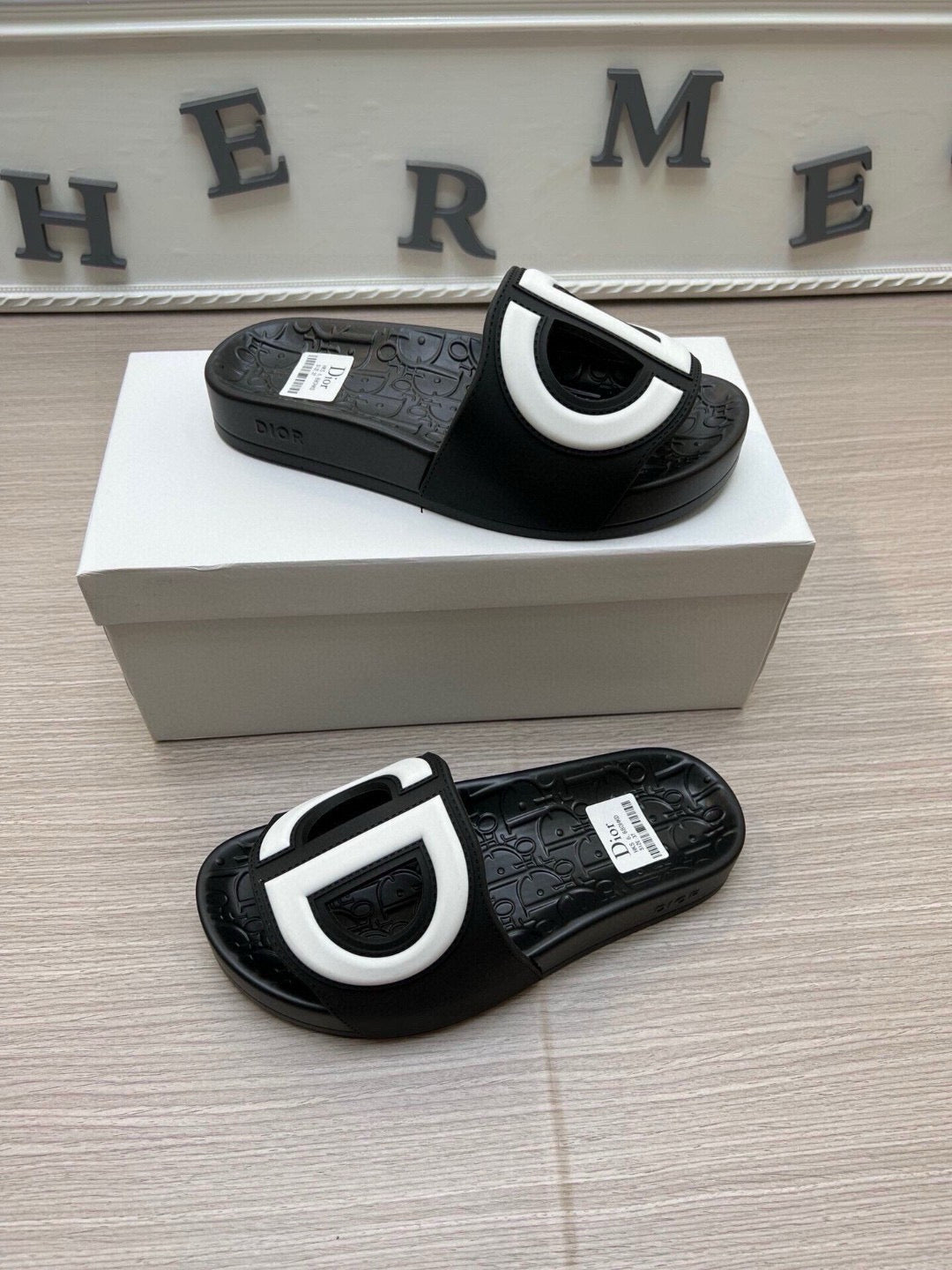 535ZD280ZDE Stylish Slippers