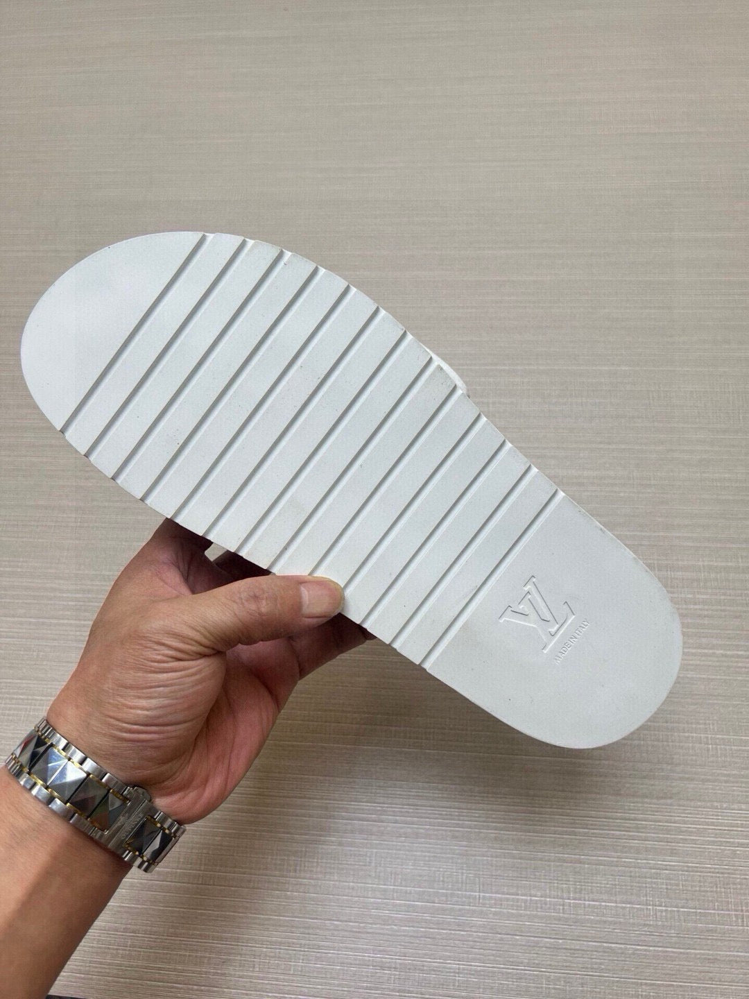 5QE5ZDE Stylish Slippers