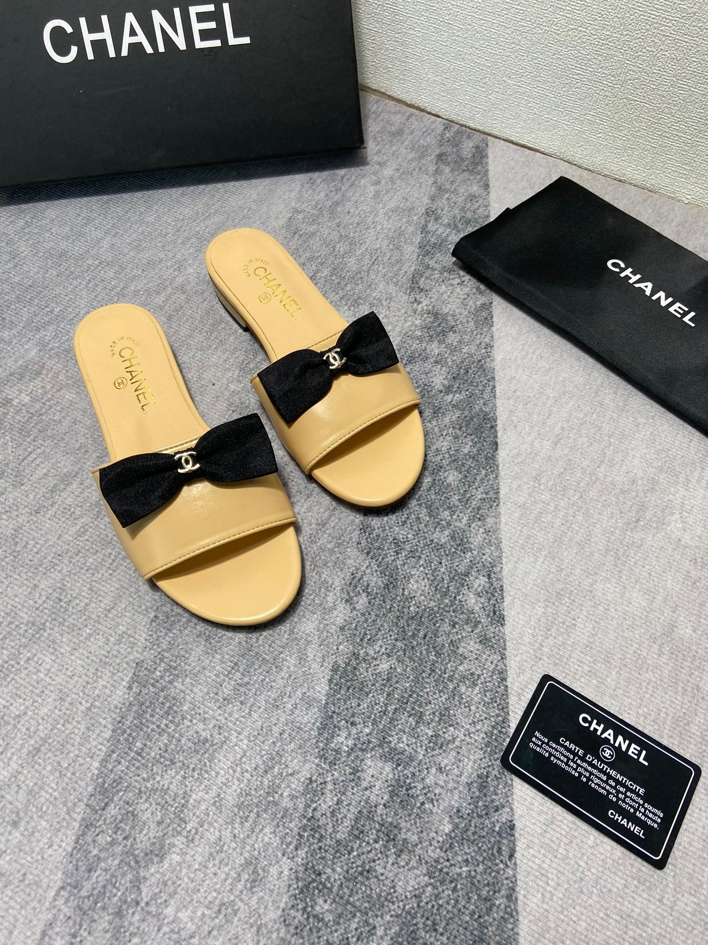 14C187ZDE Stylish Slippers