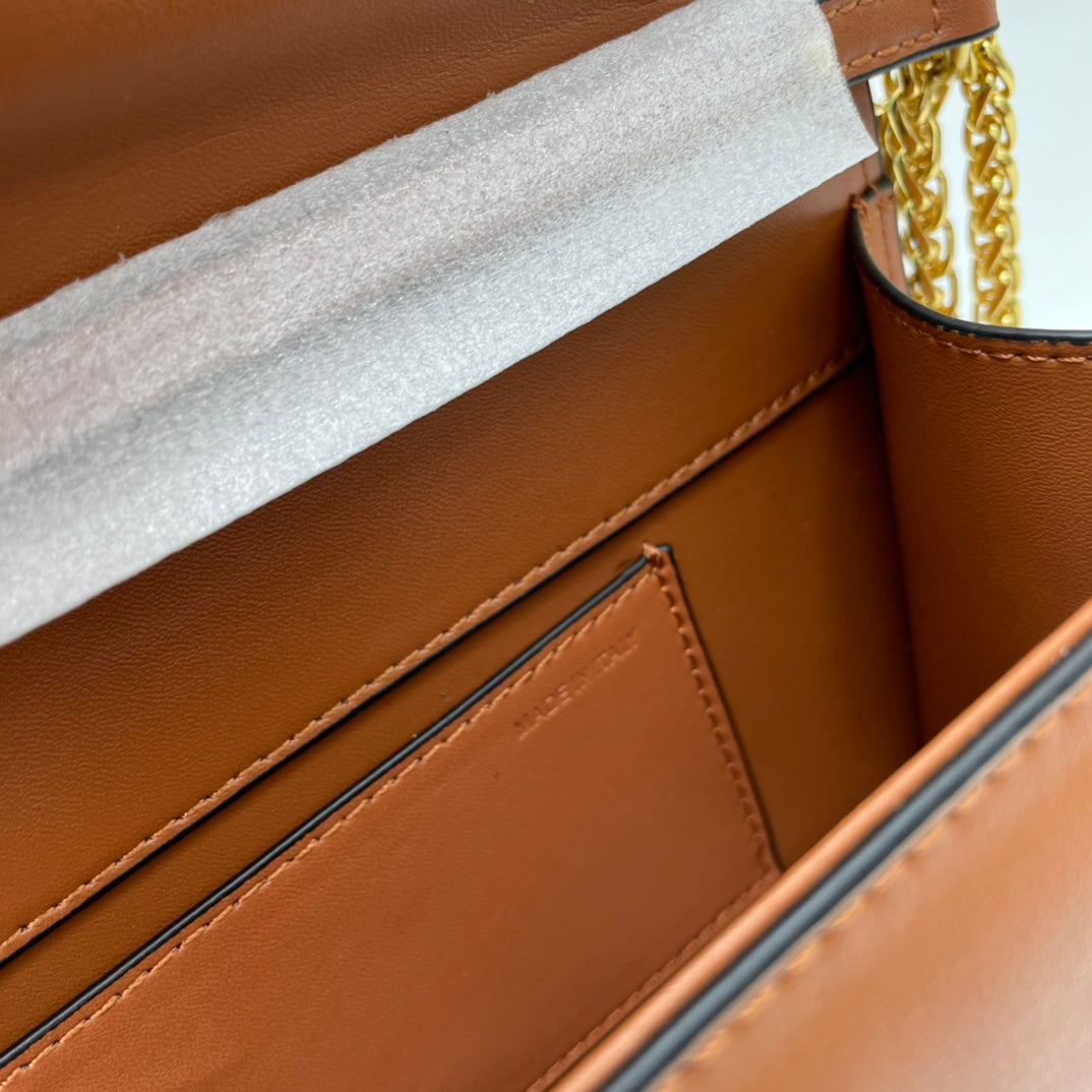 155NVL2BDE Stylish leather bag