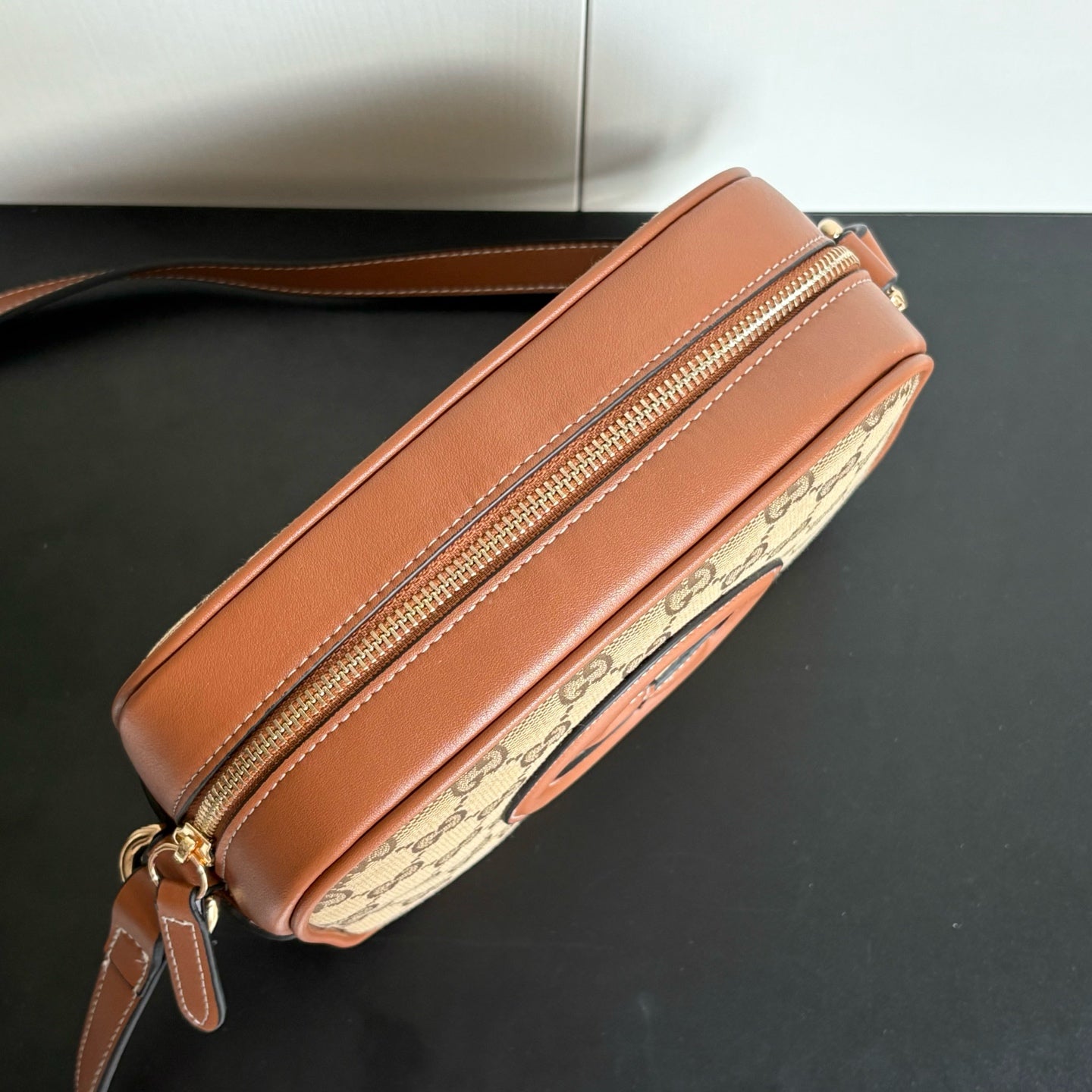 2WB18BDE Stylish leather bag