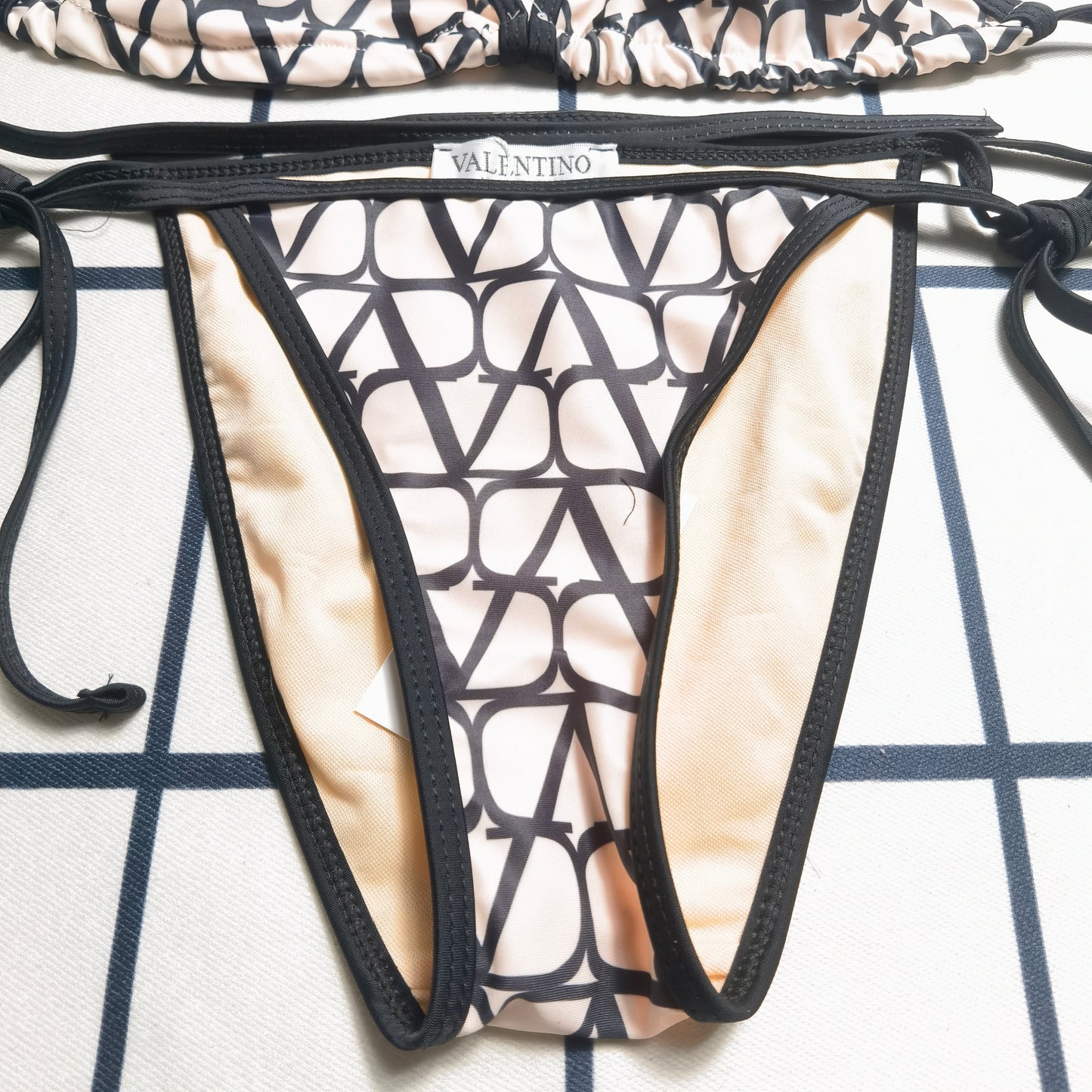 14VL235YDE Stylish Bikini swimsuit
