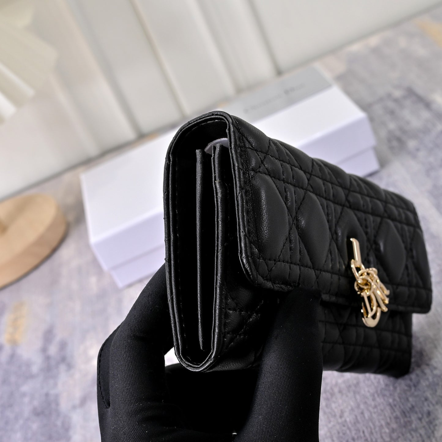 15RD89BDE Stylish leather bag