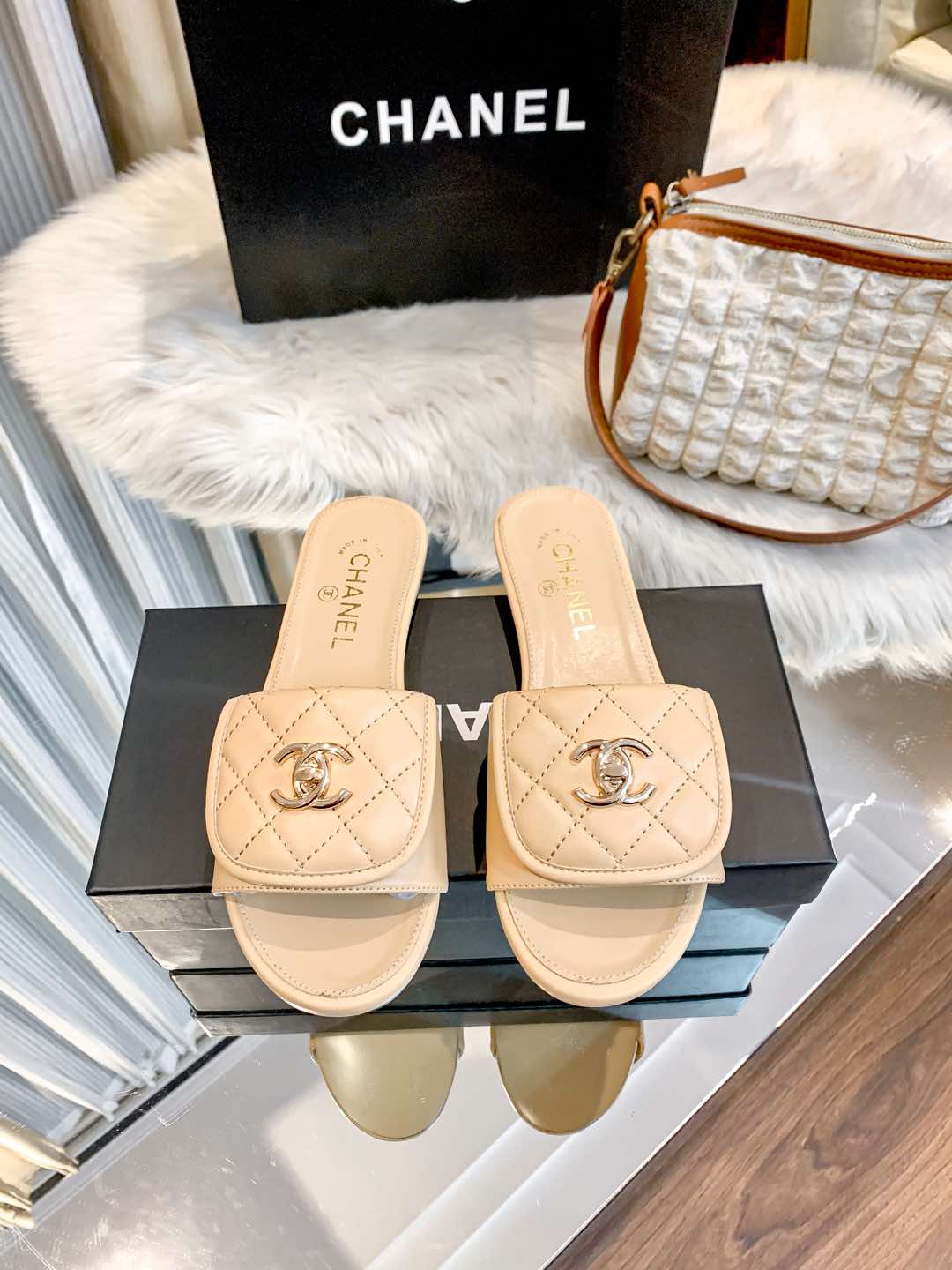 1ZC229ZDE Stylish Slippers