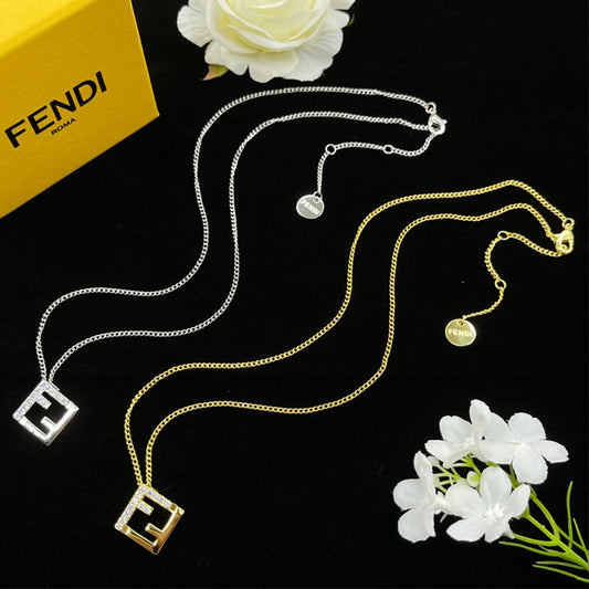 14F975XDE Stylish Necklaces