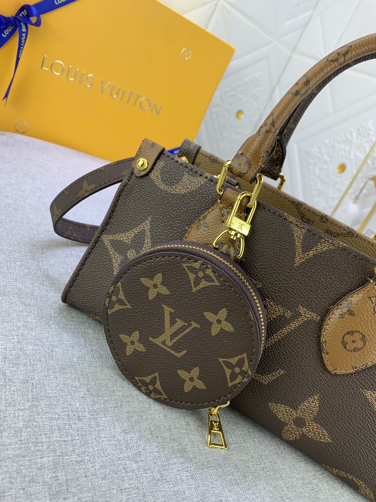 2XE320BDE Stylish leather bag 