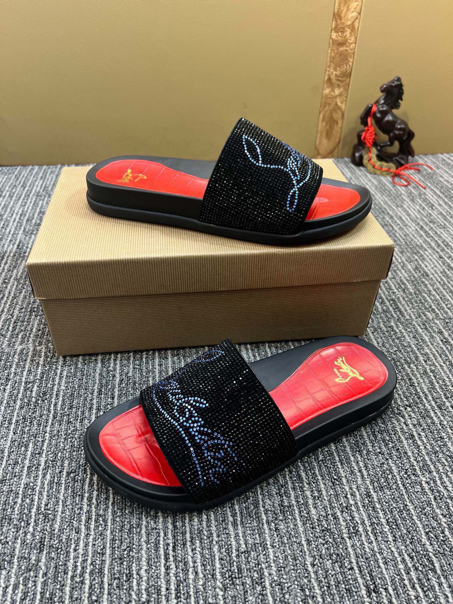 54A128ZDE Stylish slippers
