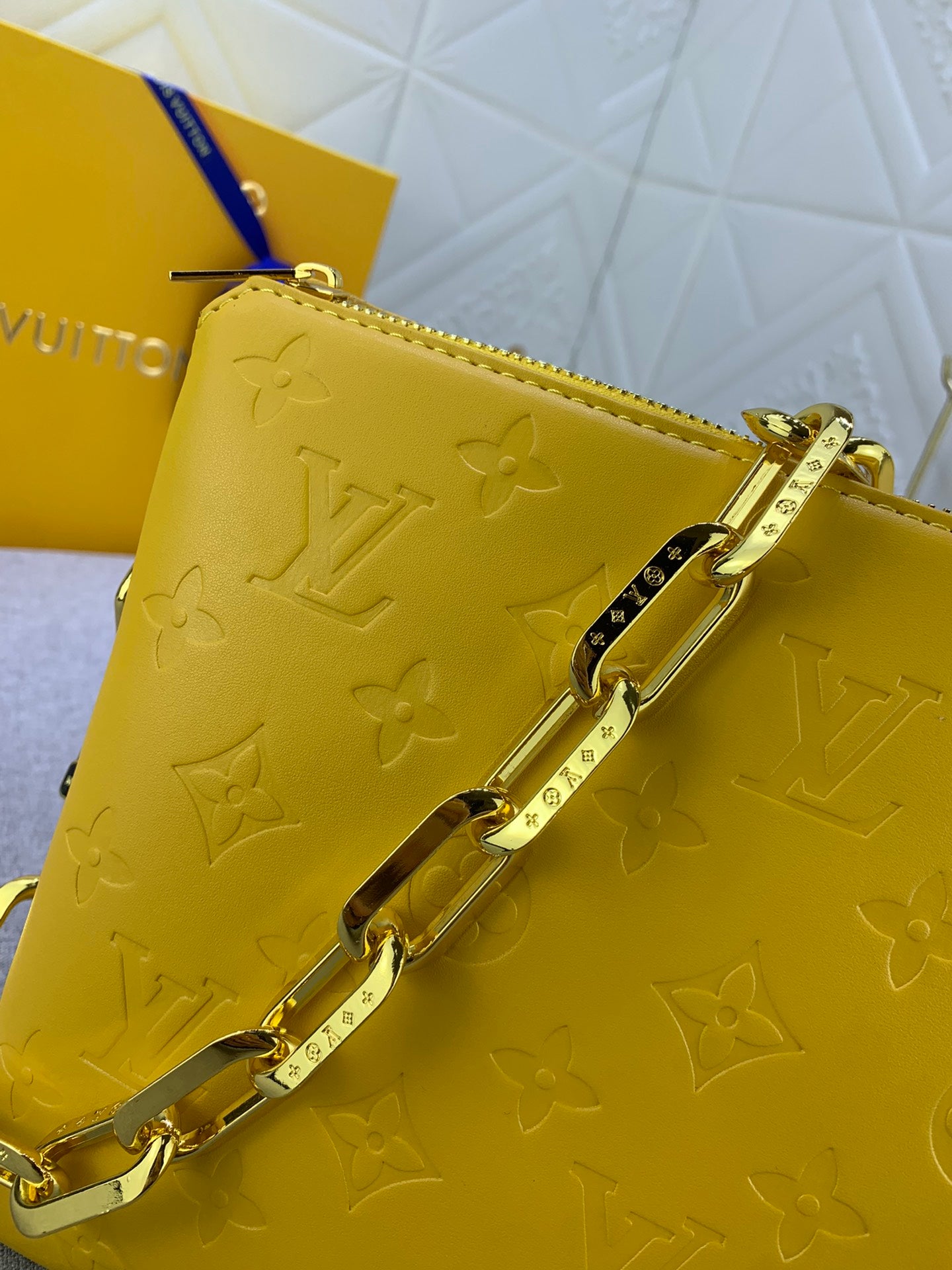 2XE40BDE Stylish leather bag 