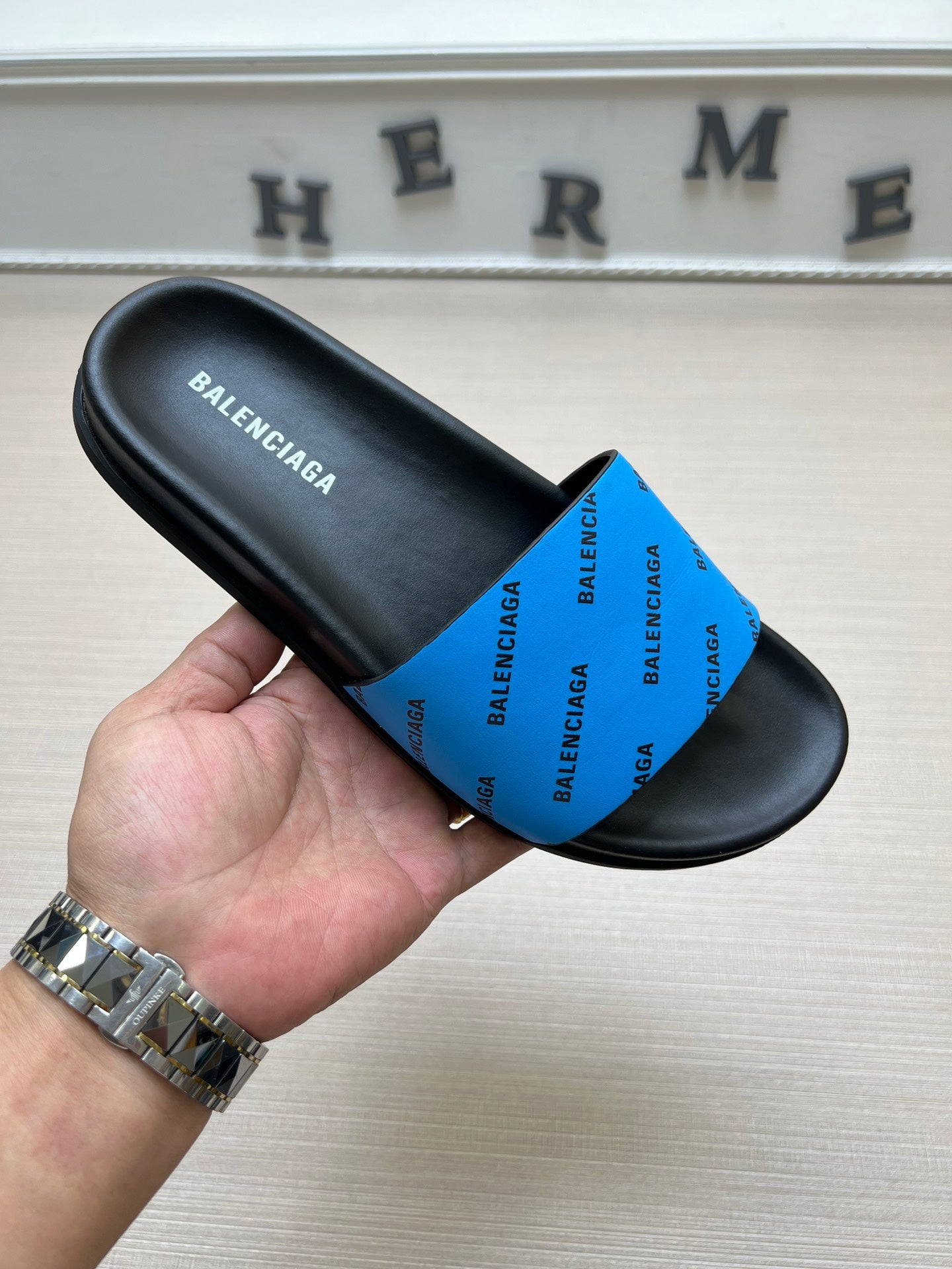 54J99ZDE Stylish slippers