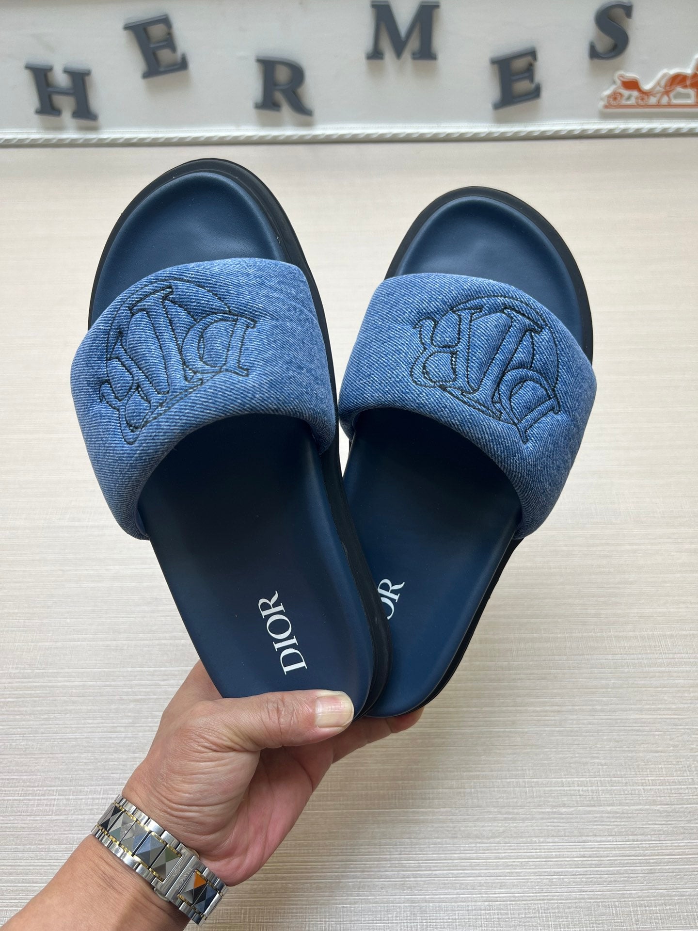 54D168ZDE Stylish leather slippers