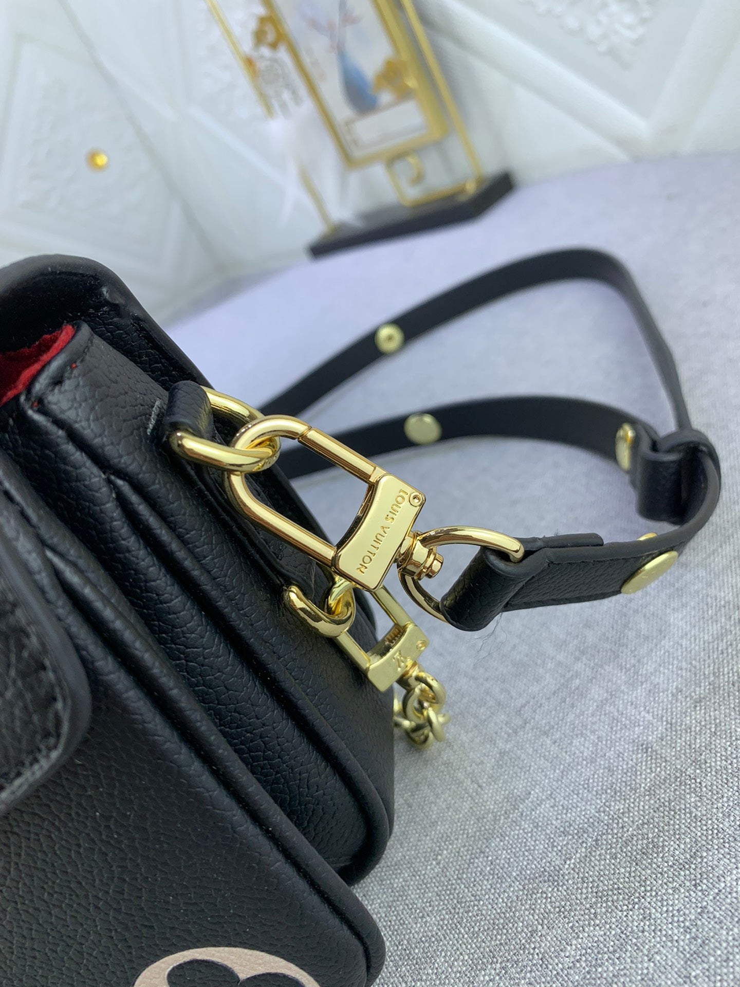 2XE43BDE Stylish leather bag 