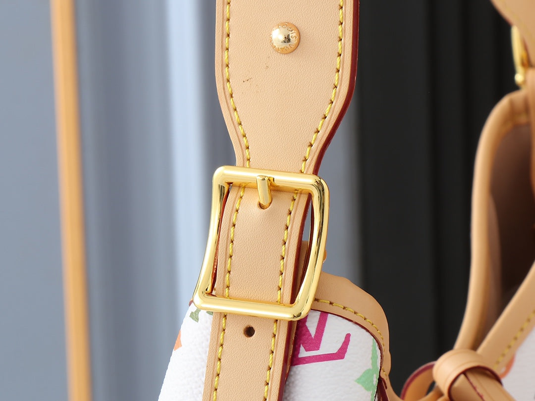 1WE63BDE Stylish leather bag