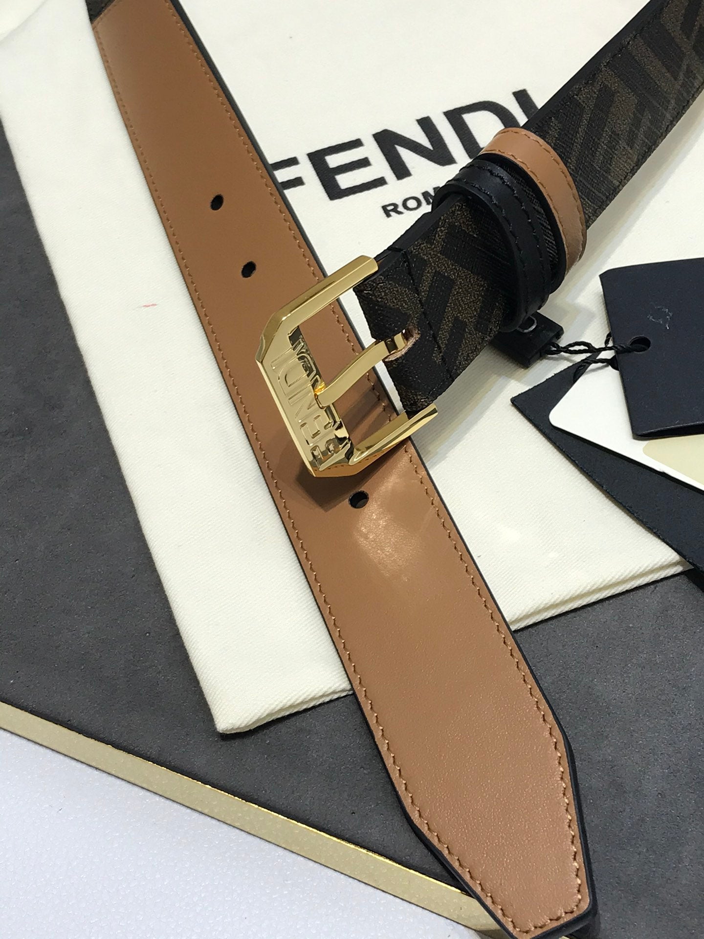 14F78PDE Stylish  High quality belt With full package