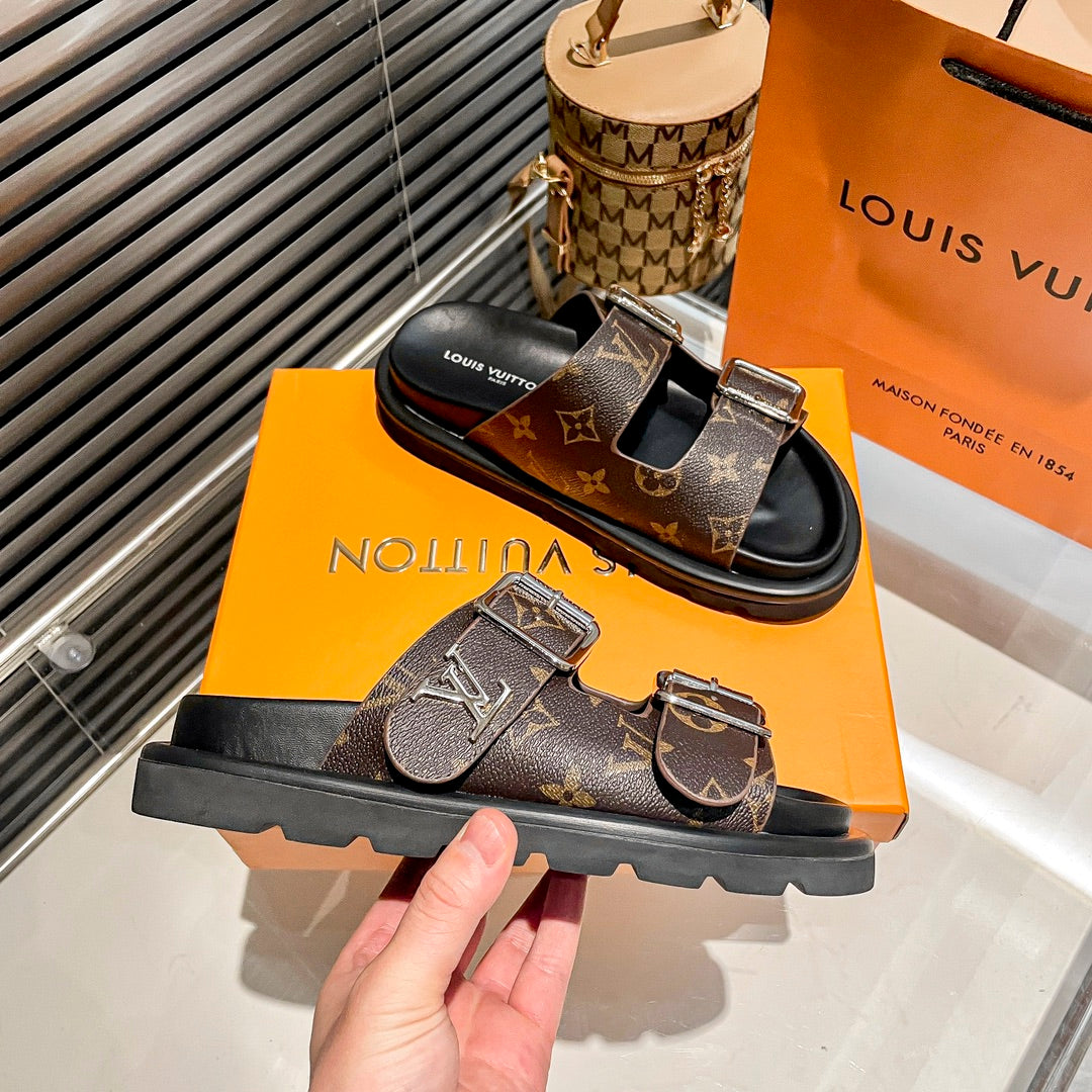 14E194ZDE Stylish Slippers