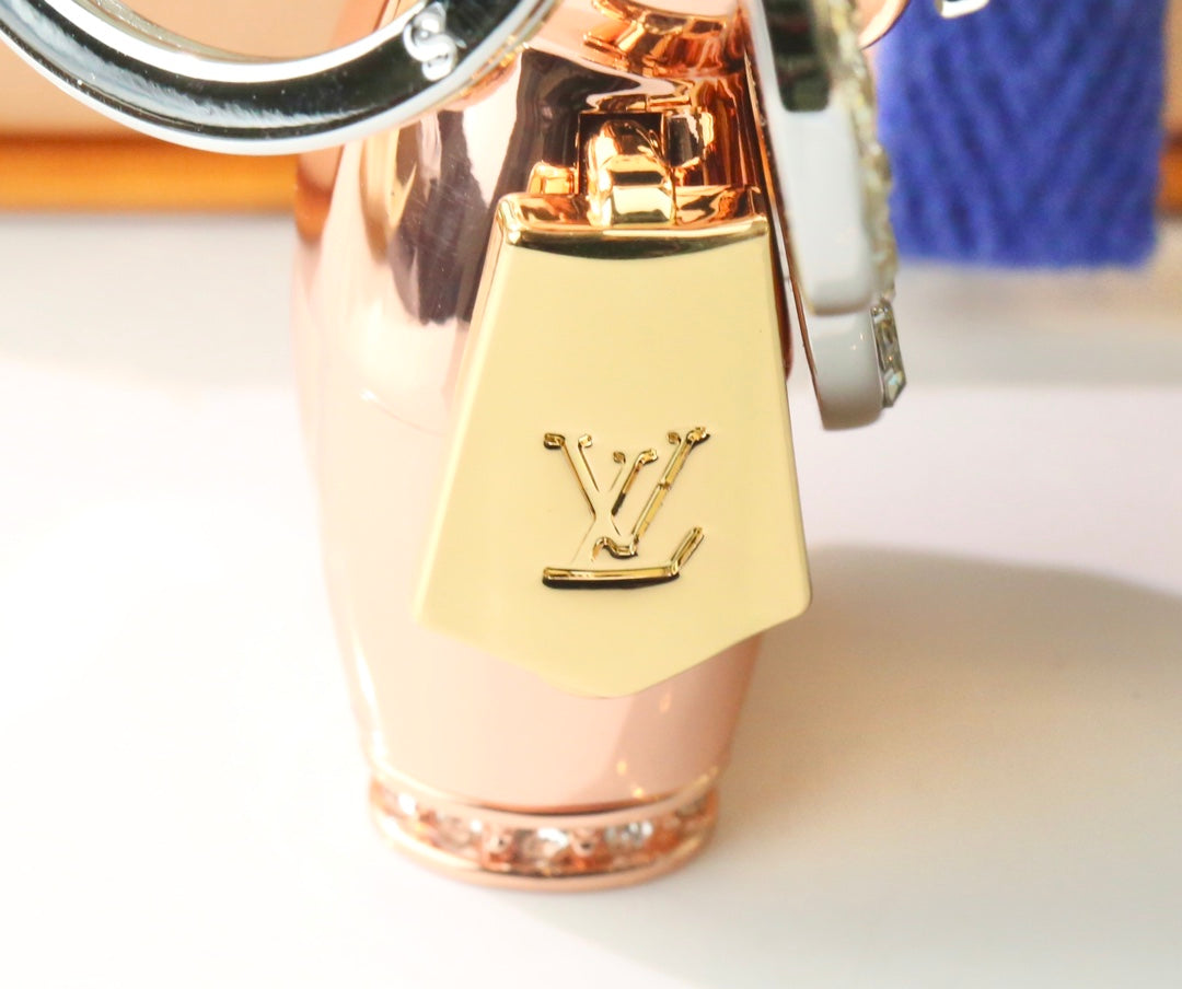 14E68ADE Stylish key closure
