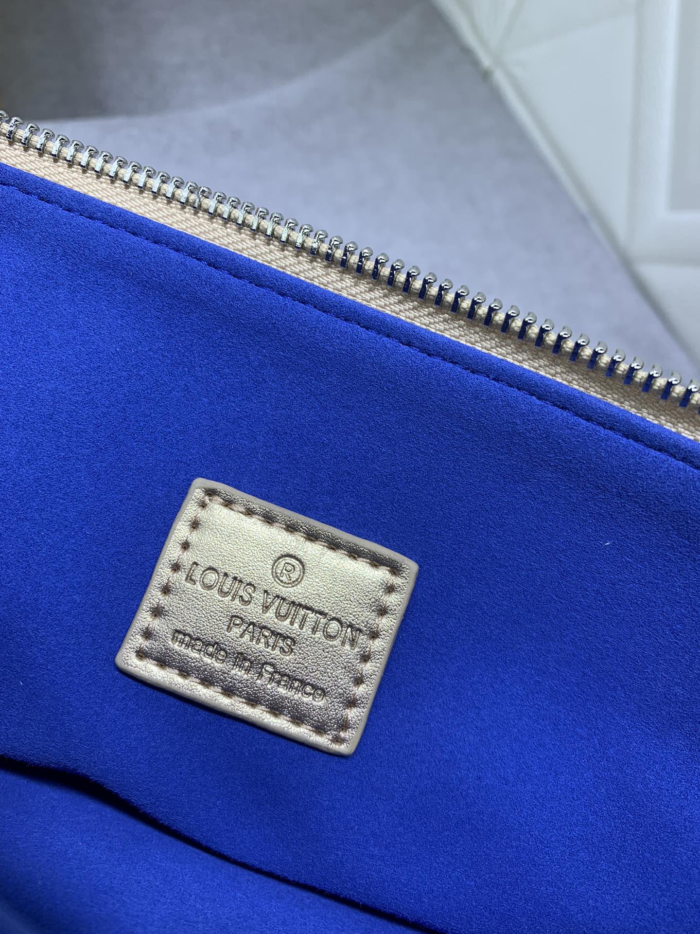 2XE40BDE Stylish leather bag 