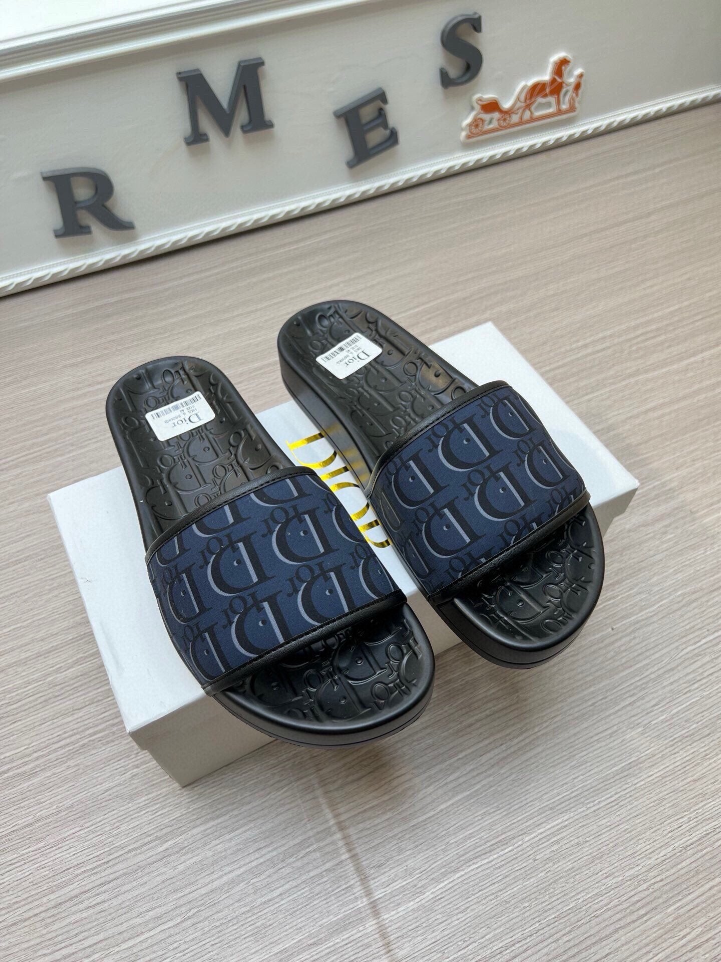 5LD214ZDE Stylish Slippers