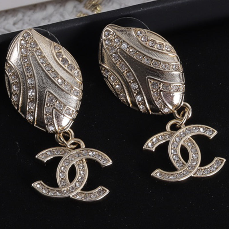 14C280EDE Stylish Earrings