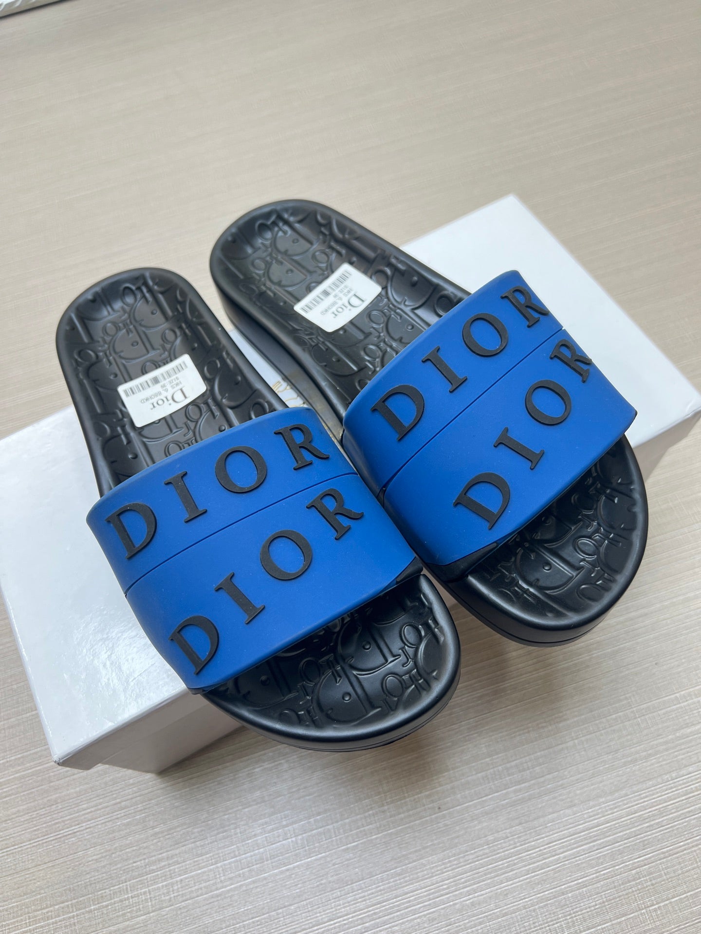 535ZD276ZDE Stylish Slippers