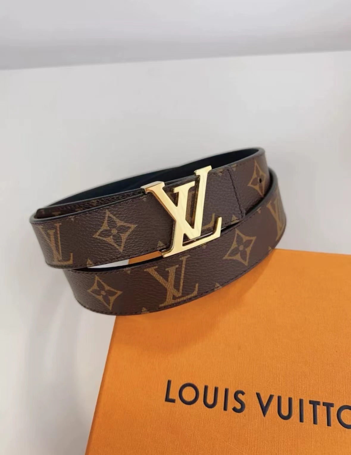 1LE15PDE Stylish  High quality belt With full package