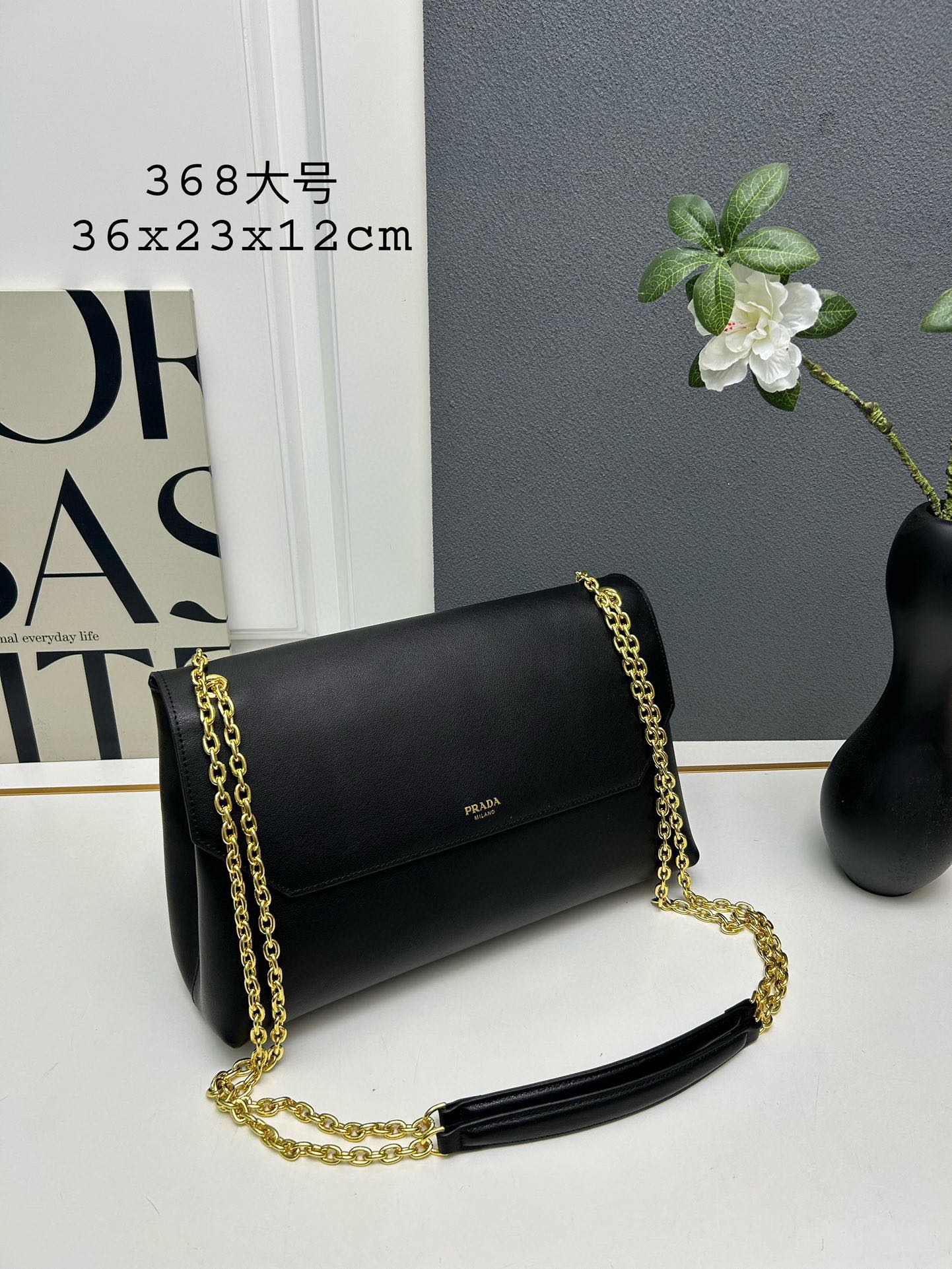 1XPD403BDE Stylish leather bag