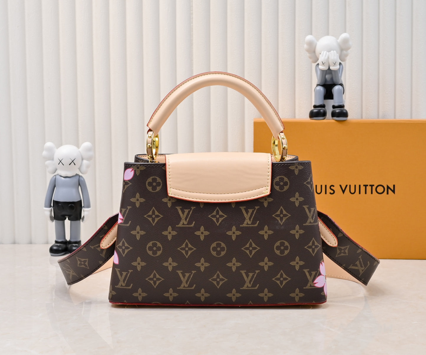 155NE42BDE Stylish leather bag