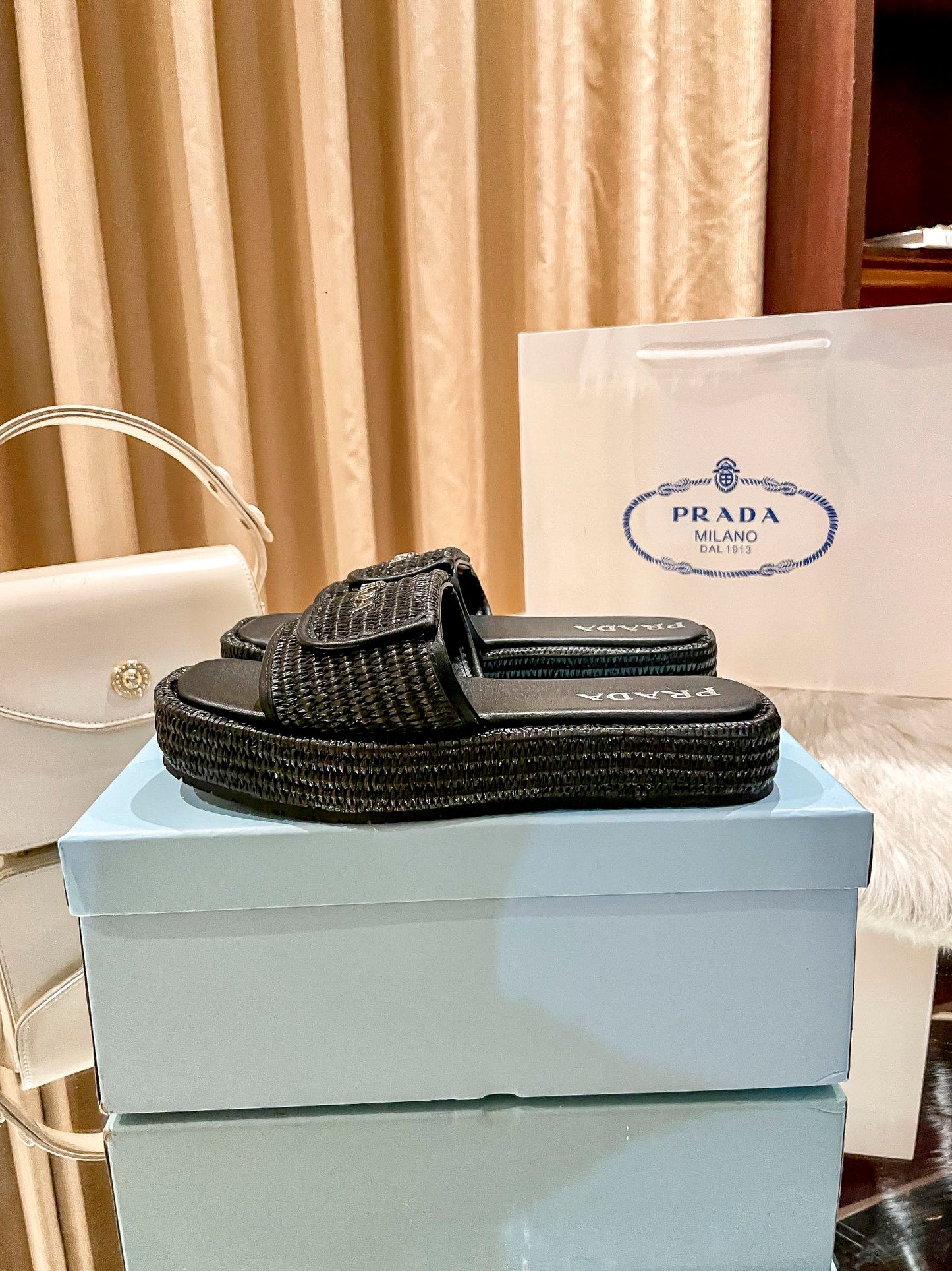 14PD176ZDE Stylish Slippers