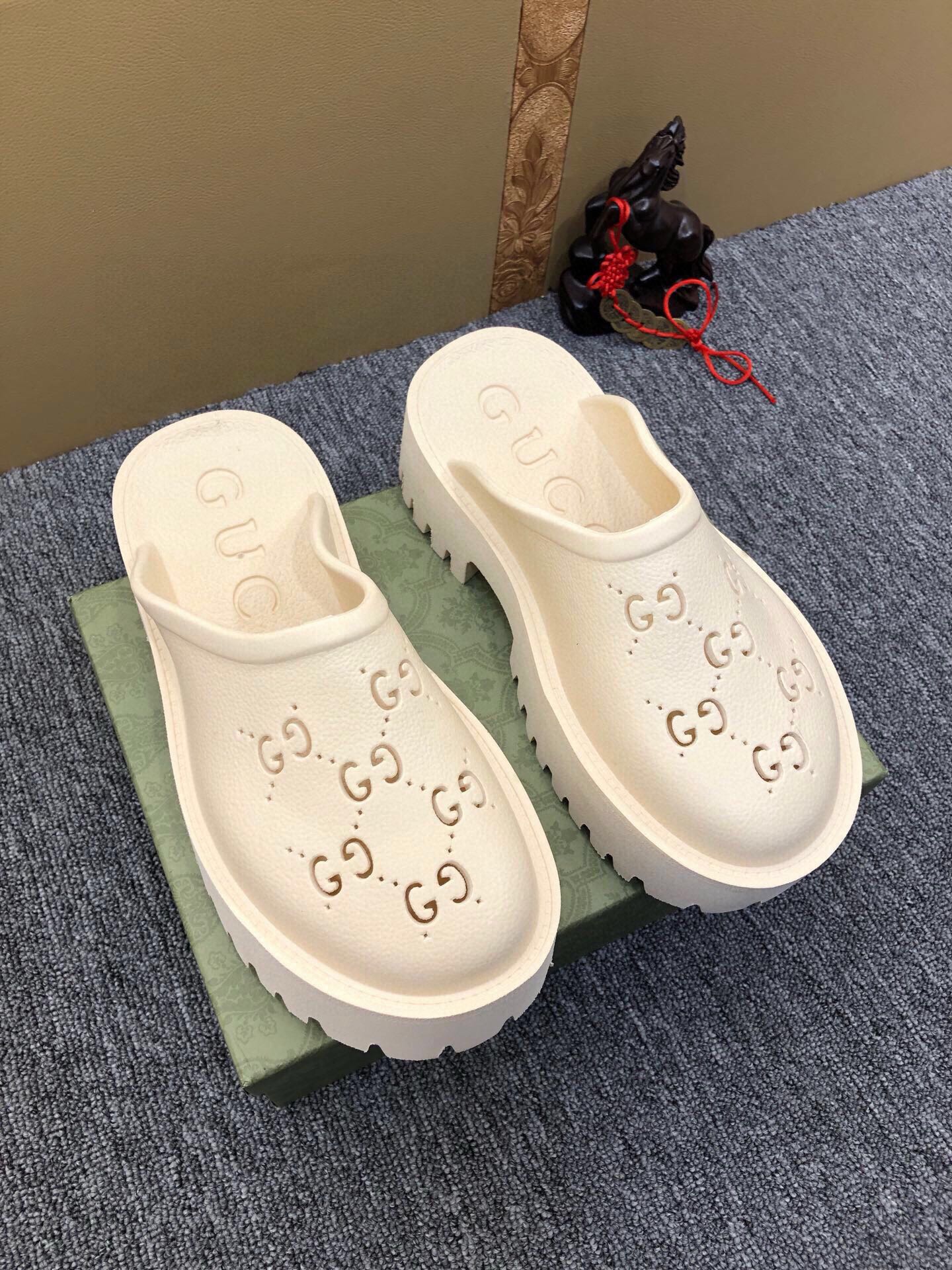 54B27ZDE Stylish Platform sole