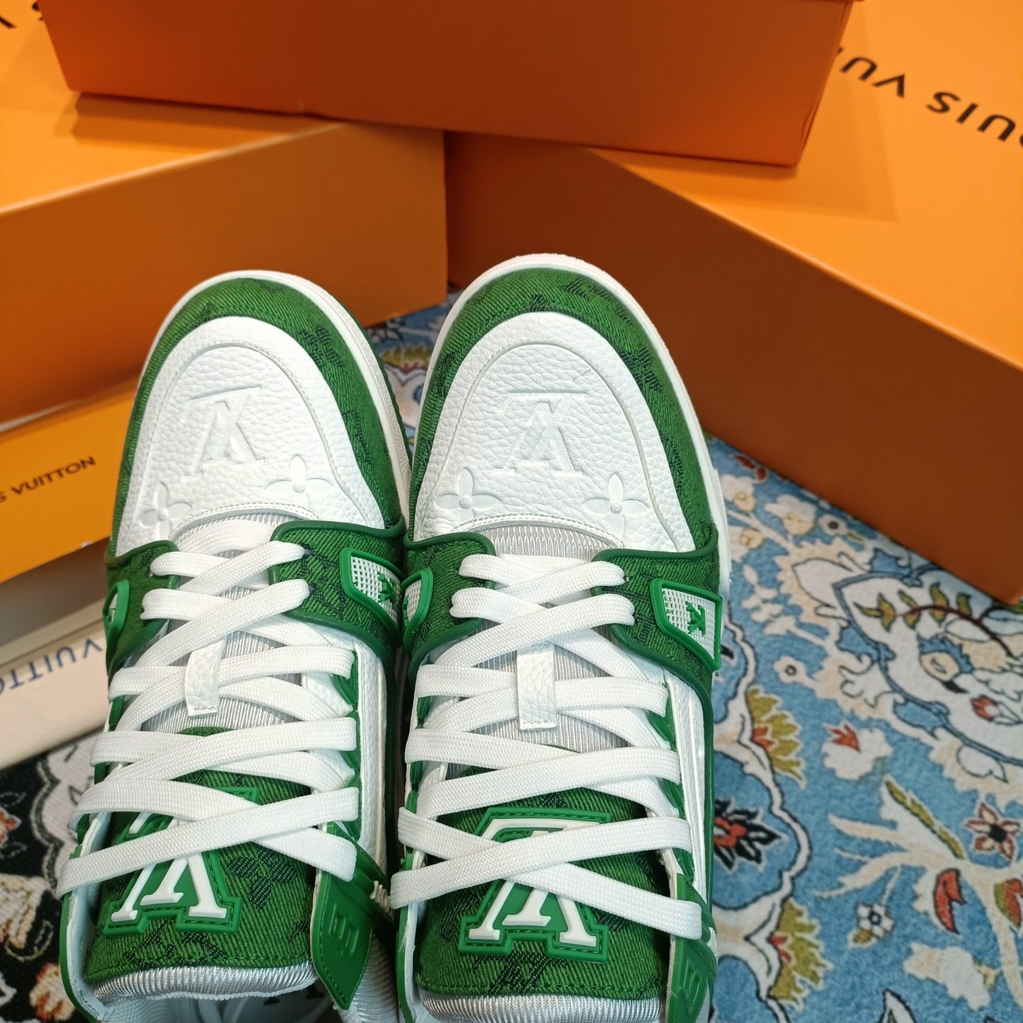 1XE23ZDE Stylish Sneakers