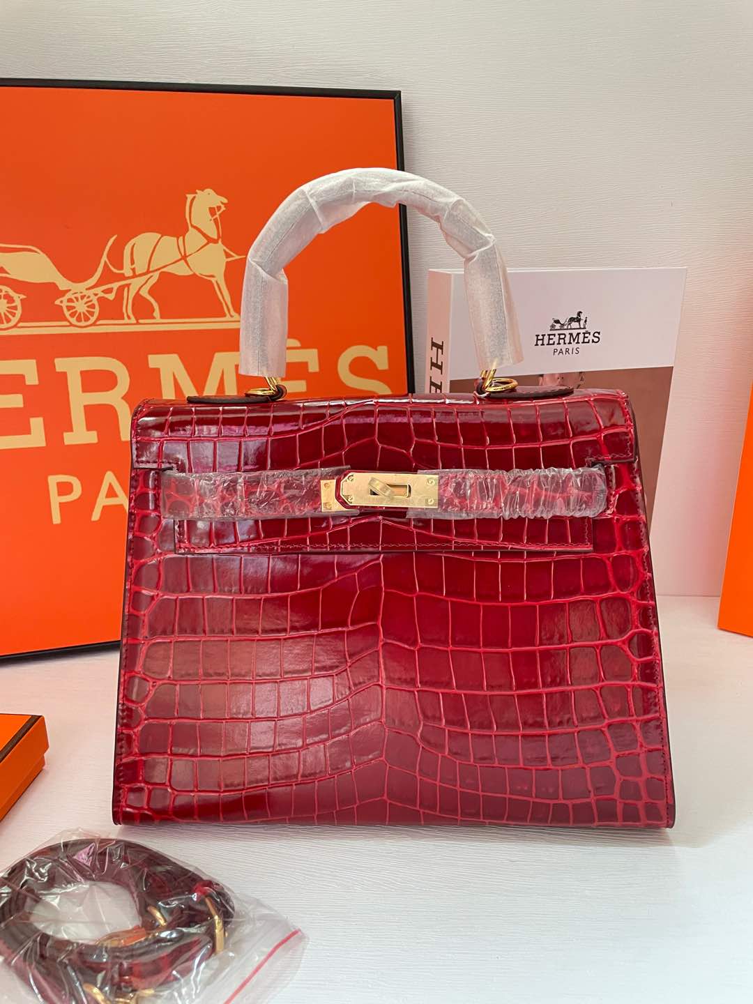 2WH28BDE Stylish leather bag