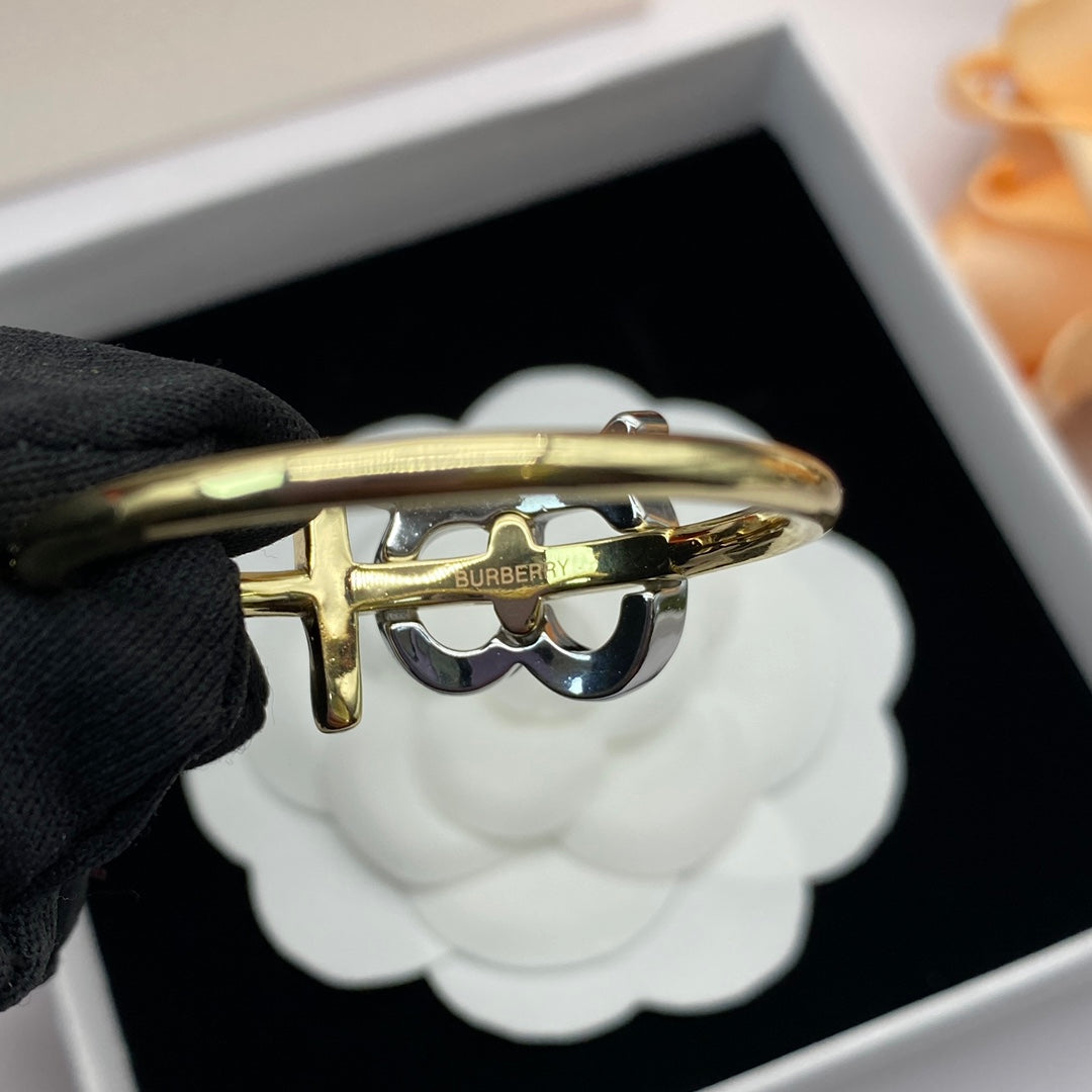 14J122EDE Stylish Earrings