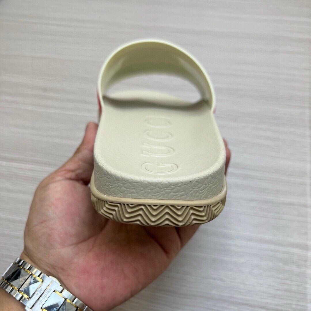 54B113ZDE Stylish slippers