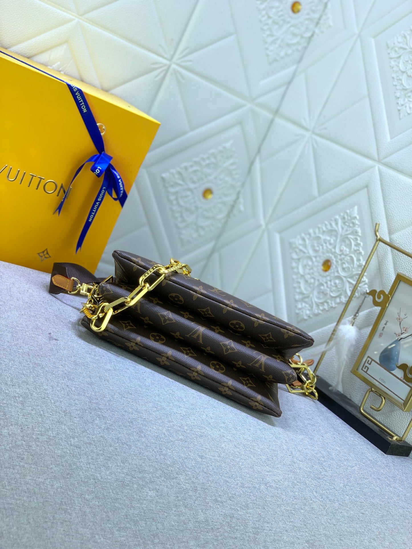 2XE40BDE Stylish leather bag 