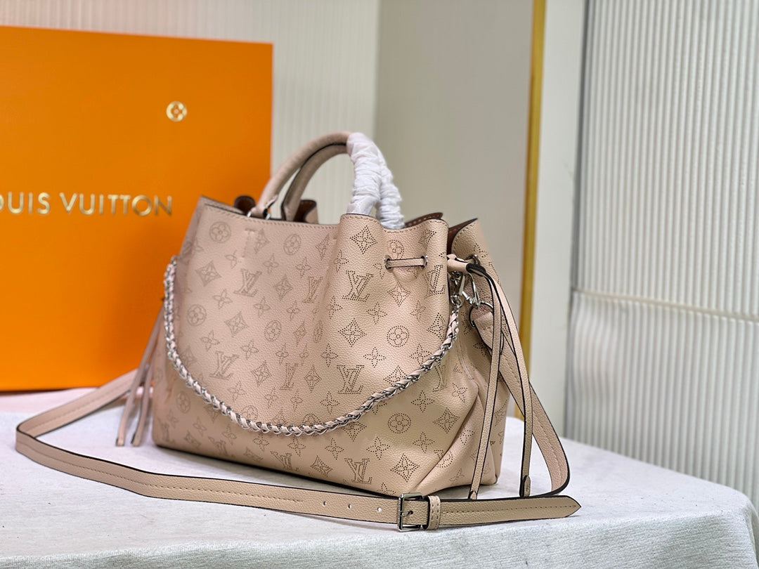 15XE13BDE Stylish leather bag)