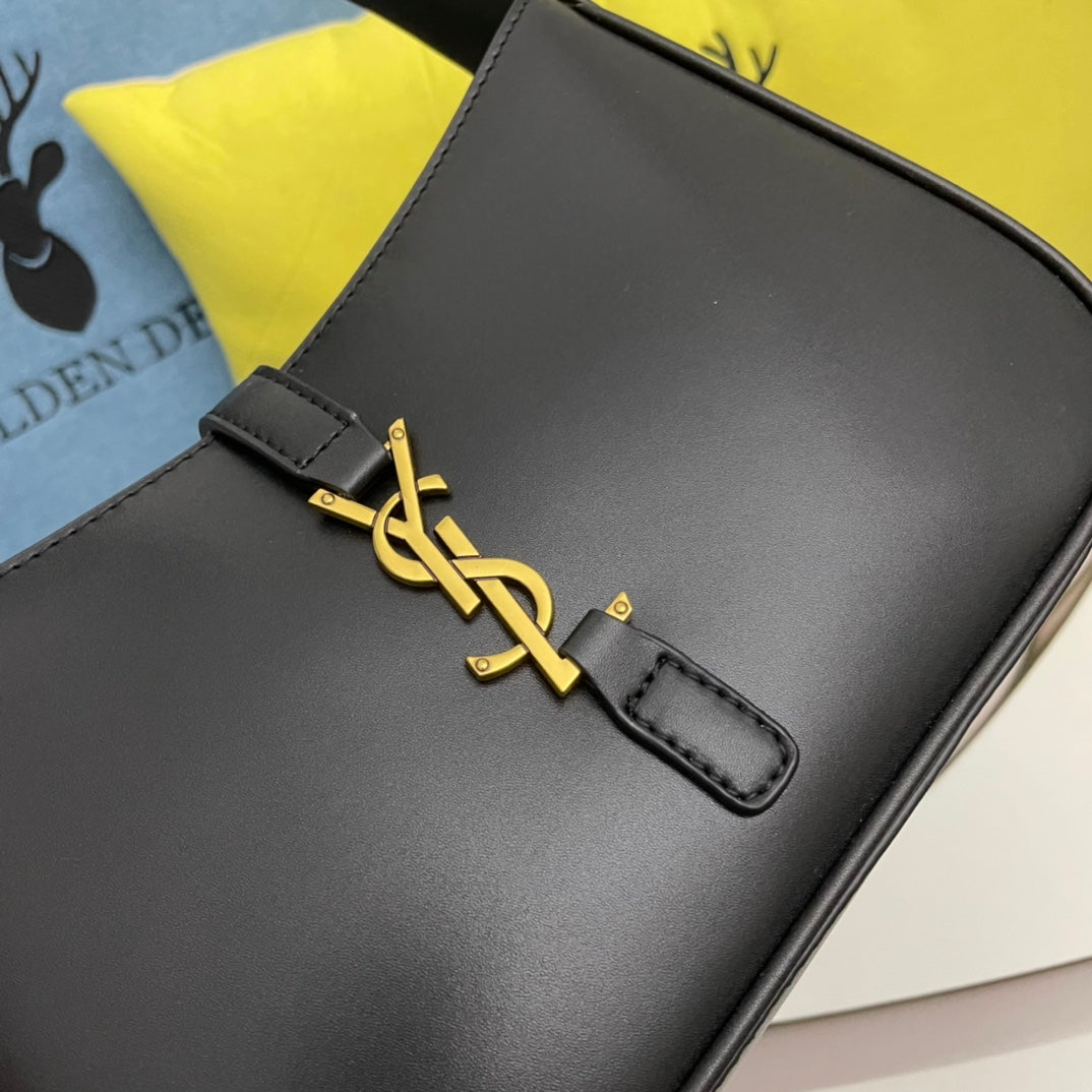 4XSL29BDE Stylish leather bag 