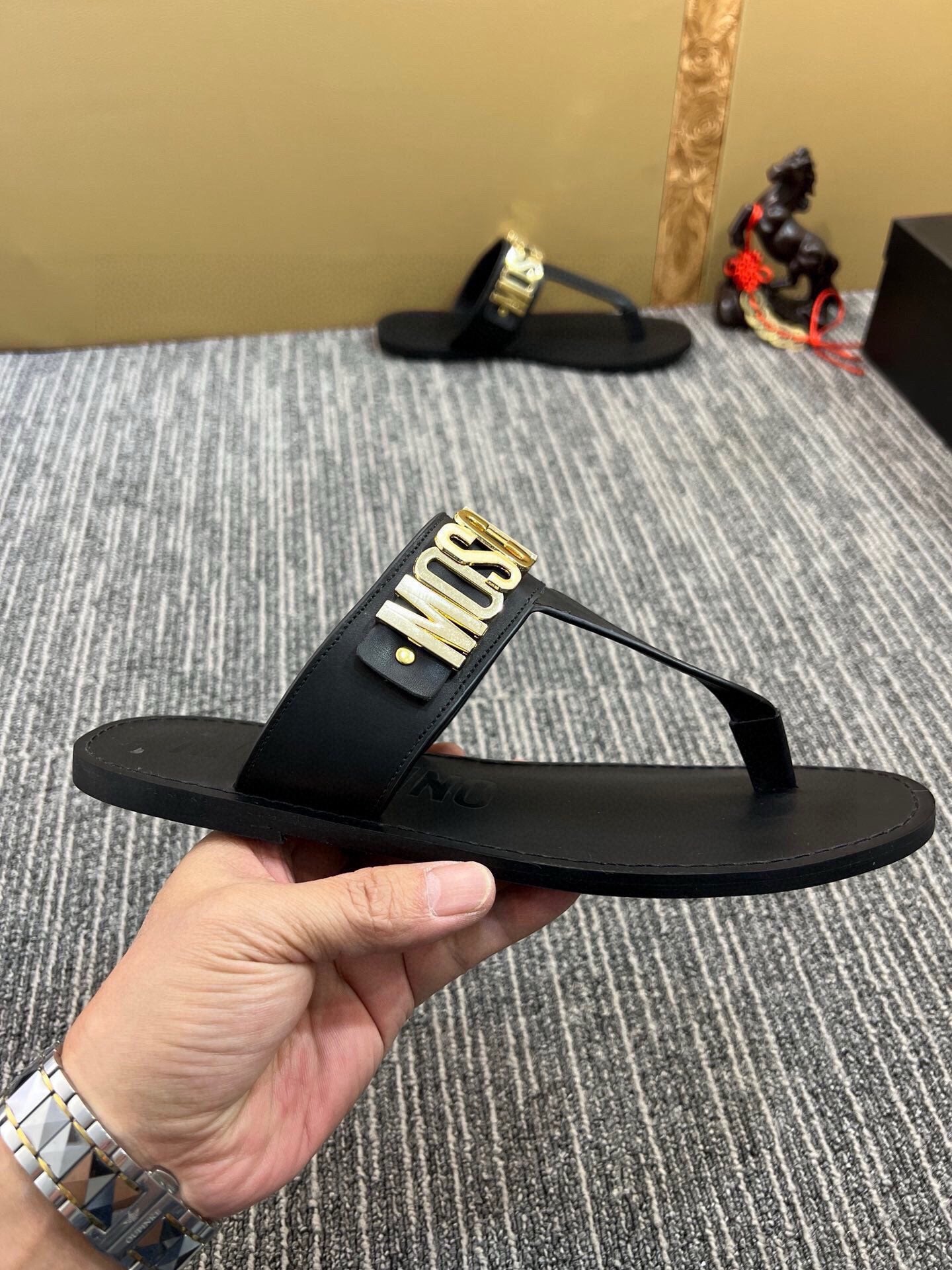 54A118ZDE Stylish slippers