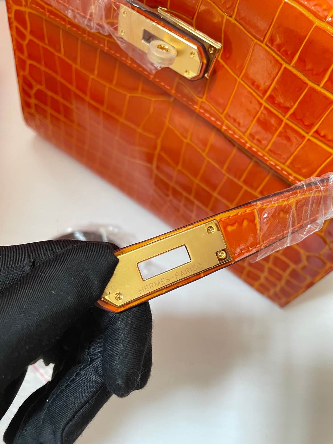 2WH28BDE Stylish leather bag