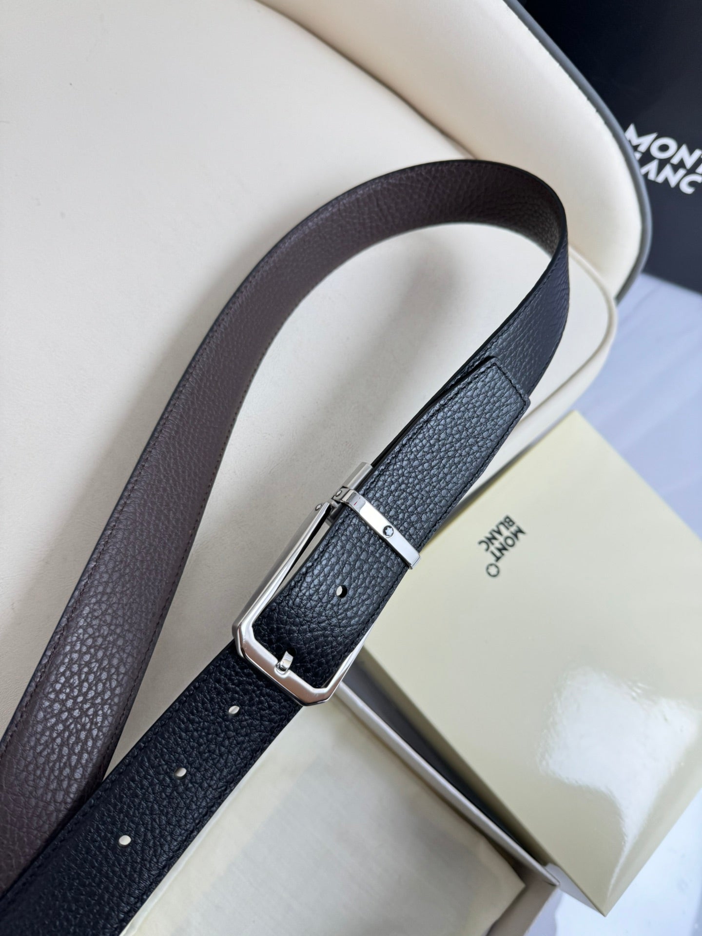 155RA237PDE Stylish  High quality belt With full package