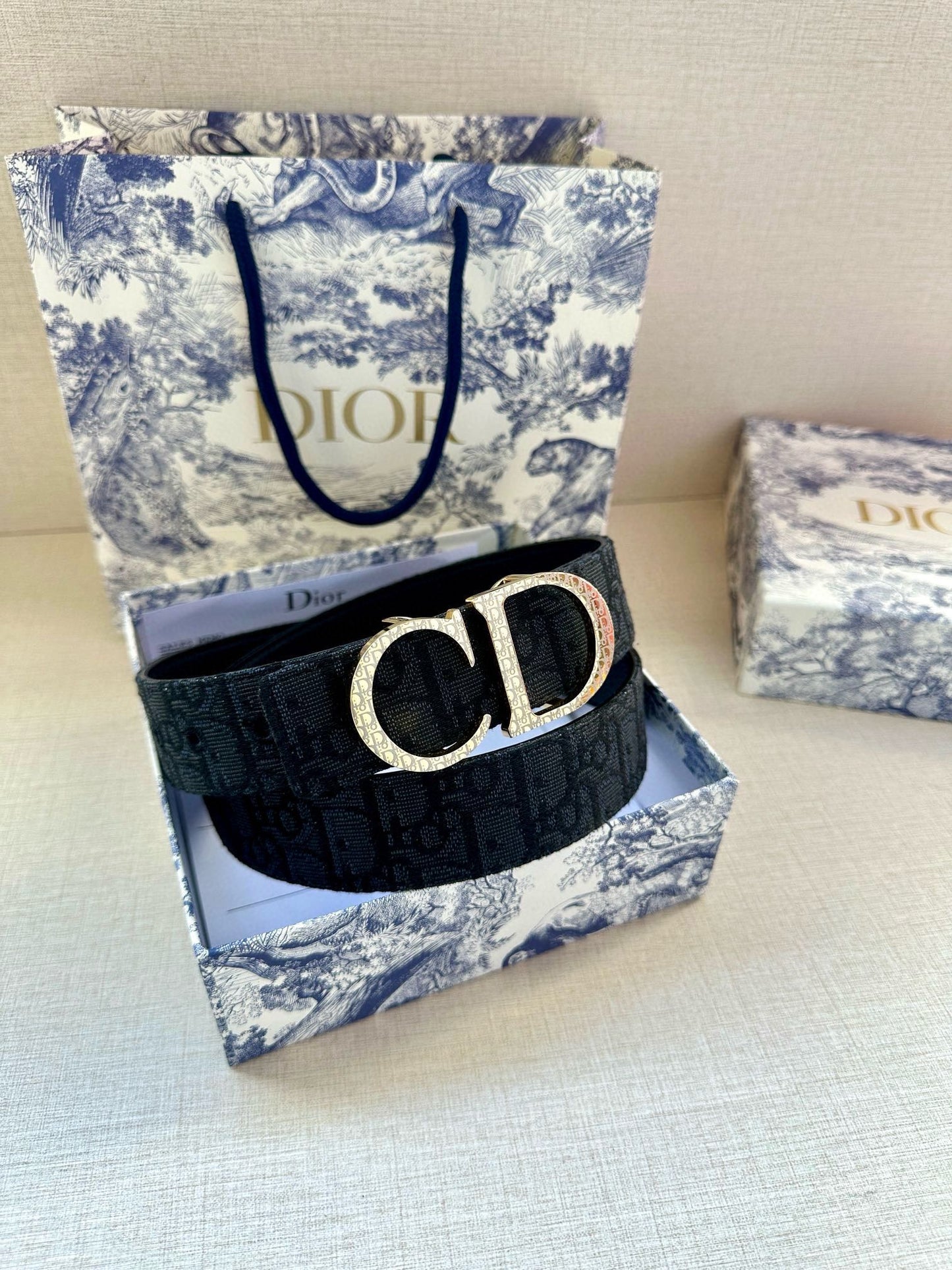 155RD206PDE Stylish  High quality belt With full package